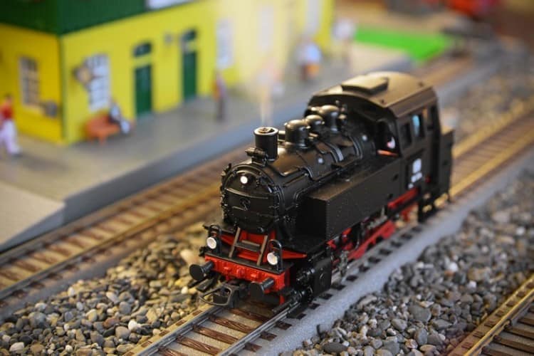 Top 3 Best Train Sets for Children - Toy Train Center