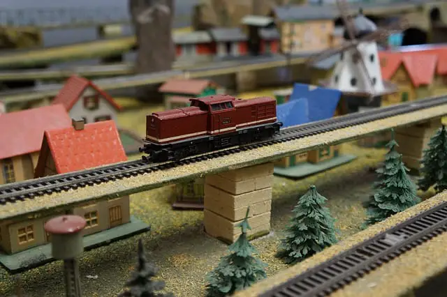 How much is a 1935 lionel train set worth?
