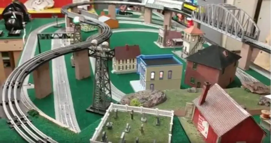 12 Wonderful Lionel Train Layouts – [WITH VIDEOS] | Toy Train Center